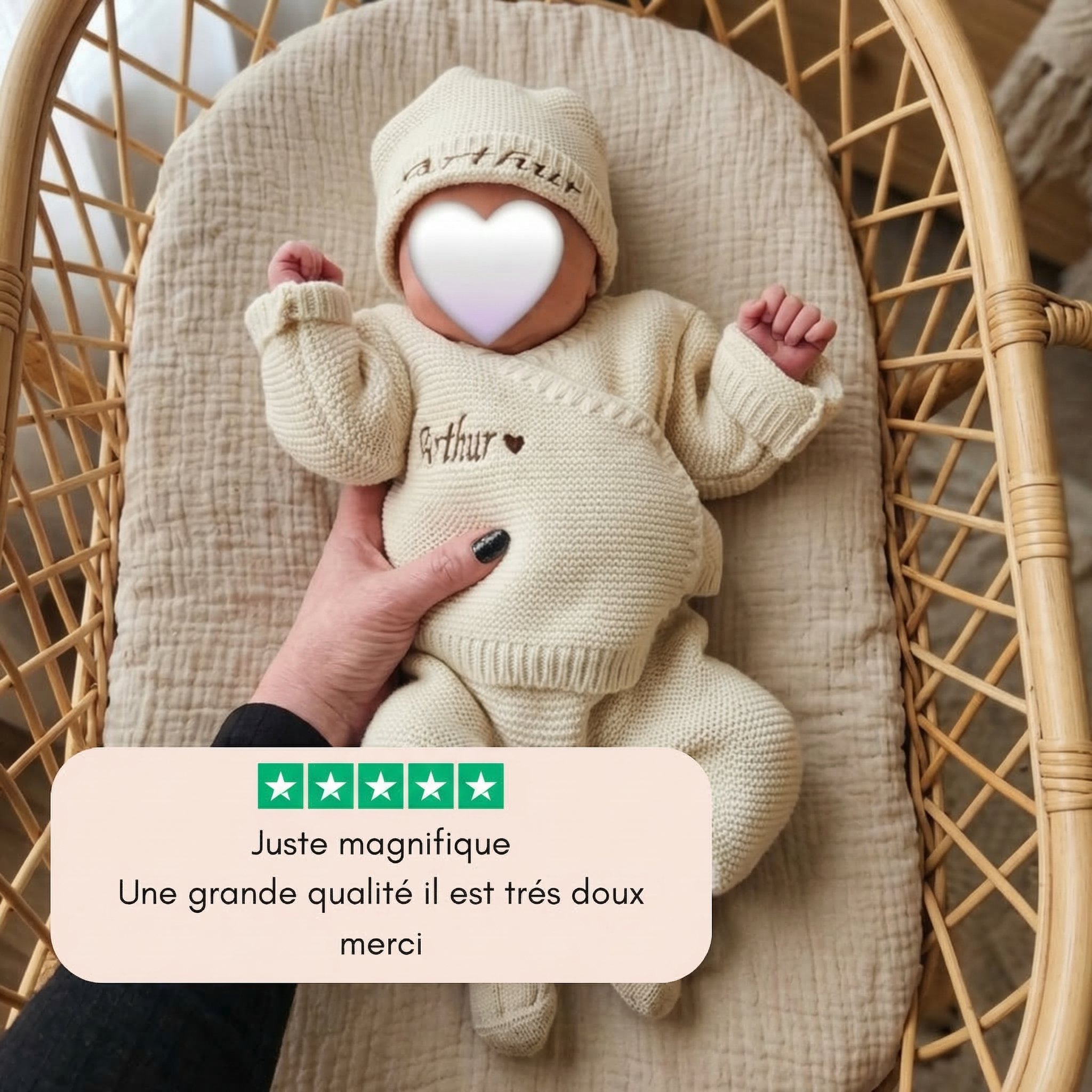 Ensemble en maille brodée